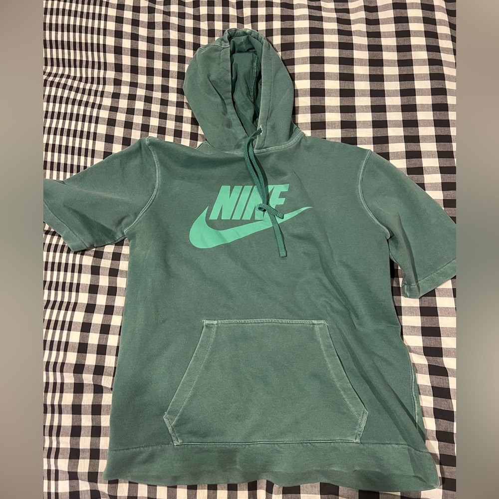 Nike short sleeve sweatshirt